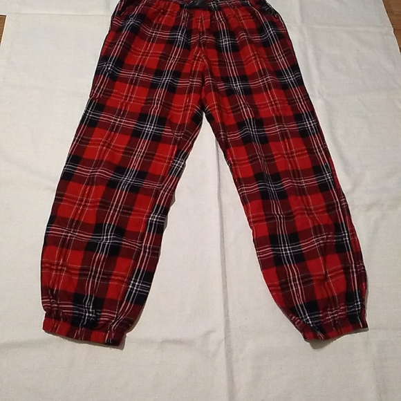 Victoria's Secret Pajama Pants Size Medium Red Plaid - Picture 2 of 6